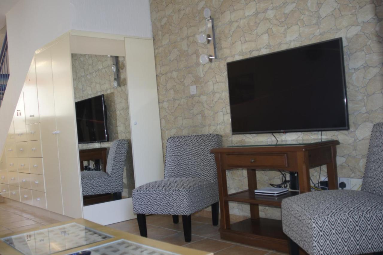Family Paradise- Luxury Combined With Home Comfort Paphos Eksteriør bilde